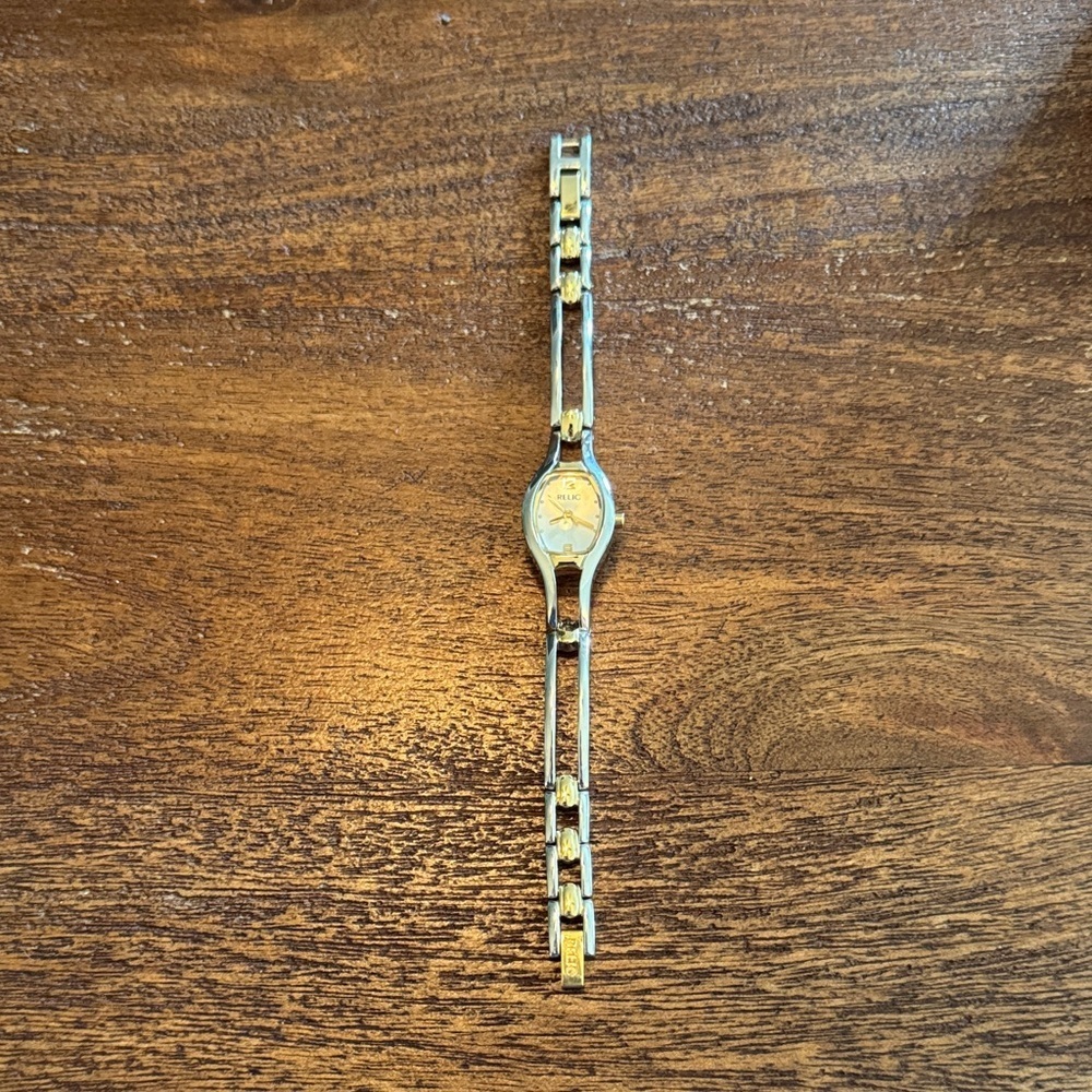 Relic Two-Tone Watch with Red Watch box Box EUC - Picture 2 of 8